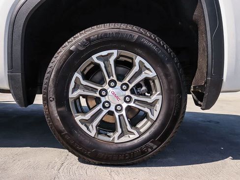 Used 2025 GMC Sierra 1500 SLT RWD image 10