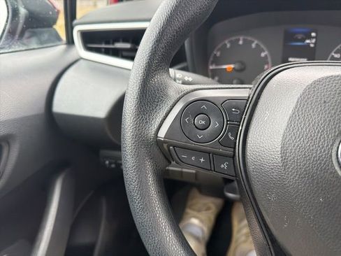 Used 2024 Toyota Corolla LE image 30