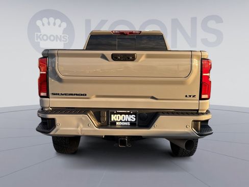 Used 2024 Chevrolet Silverado 2500 LTZ w/ LTZ Plus Package image 4