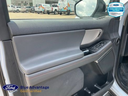 Used 2025 Ford Expedition Active AWD/4WD image 14