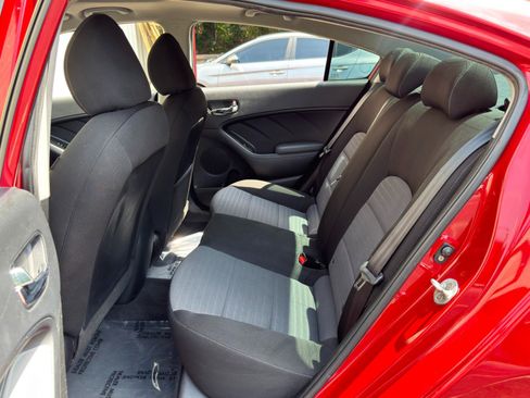 Used 2018 Kia Forte S w/ S Technology Plus Package FWD image 36