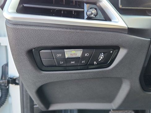 Used 2025 BMW 330i xDrive 330i xDrive w/ Premium Package image 21