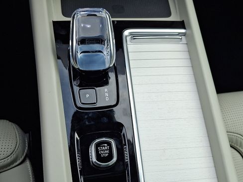 New 2026 Volvo XC60 T8 Ultra w/ Protection Package Premier image 8