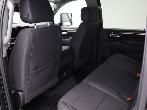 Used 2025 Chevrolet Silverado 2500 LT w/ Convenience Package image 6