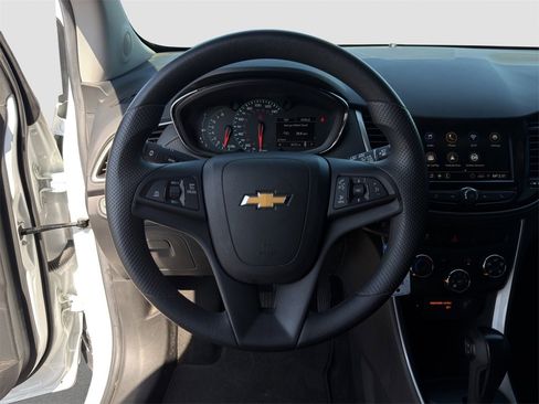 Used 2022 Chevrolet Trax LS w/ Tint and Cruise Package image 10