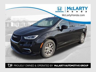 Used 2022 Chrysler Pacifica Touring-L