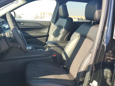 New 2025 Jeep Grand Cherokee L Altitude image 20