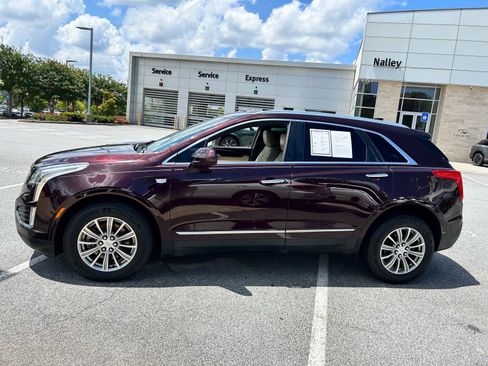 Used 2017 Cadillac XT5 Luxury w/ Driver Awareness Package FWD image 9