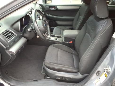 Used 2019 Subaru Outback 2.5i Premium AWD/4WD image 16
