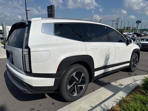 New 2026 Hyundai Ioniq 9 S image 4