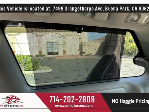 Used 2015 Toyota Sienna LE FWD image 38