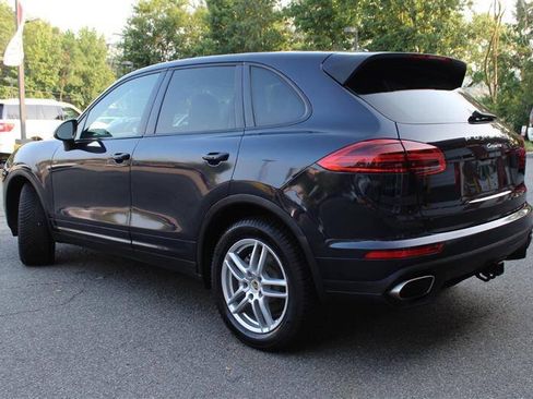 Used 2016 Porsche Cayenne w/ Premium Package AWD/4WD image 3