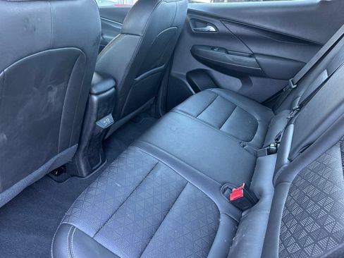 Used 2023 Chevrolet Bolt LT w/ Infotainment Package FWD image 11