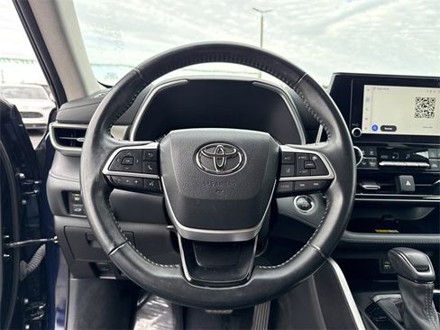 Used 2023 Toyota Highlander XLE image 41