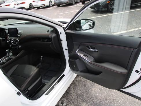 Certified 2025 Nissan Sentra SR w/ SR Premium Package FWD image 32