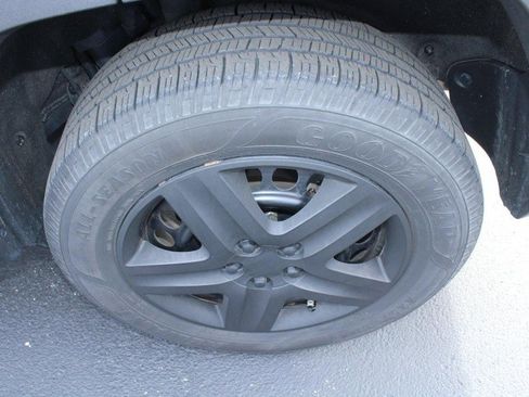 Certified 2019 Toyota RAV4 LE image 8