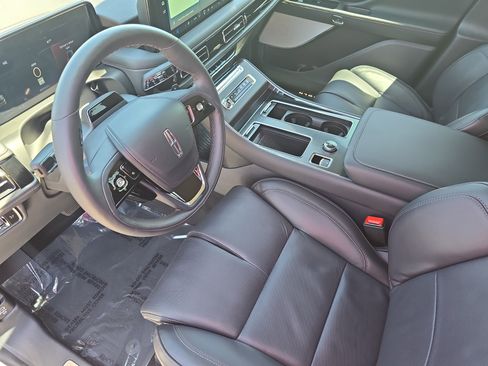 New 2026 Lincoln Aviator Reserve AWD/4WD image 16