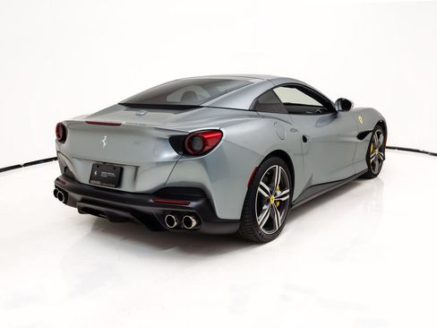 Certified 2019 Ferrari Portofino RWD image 30