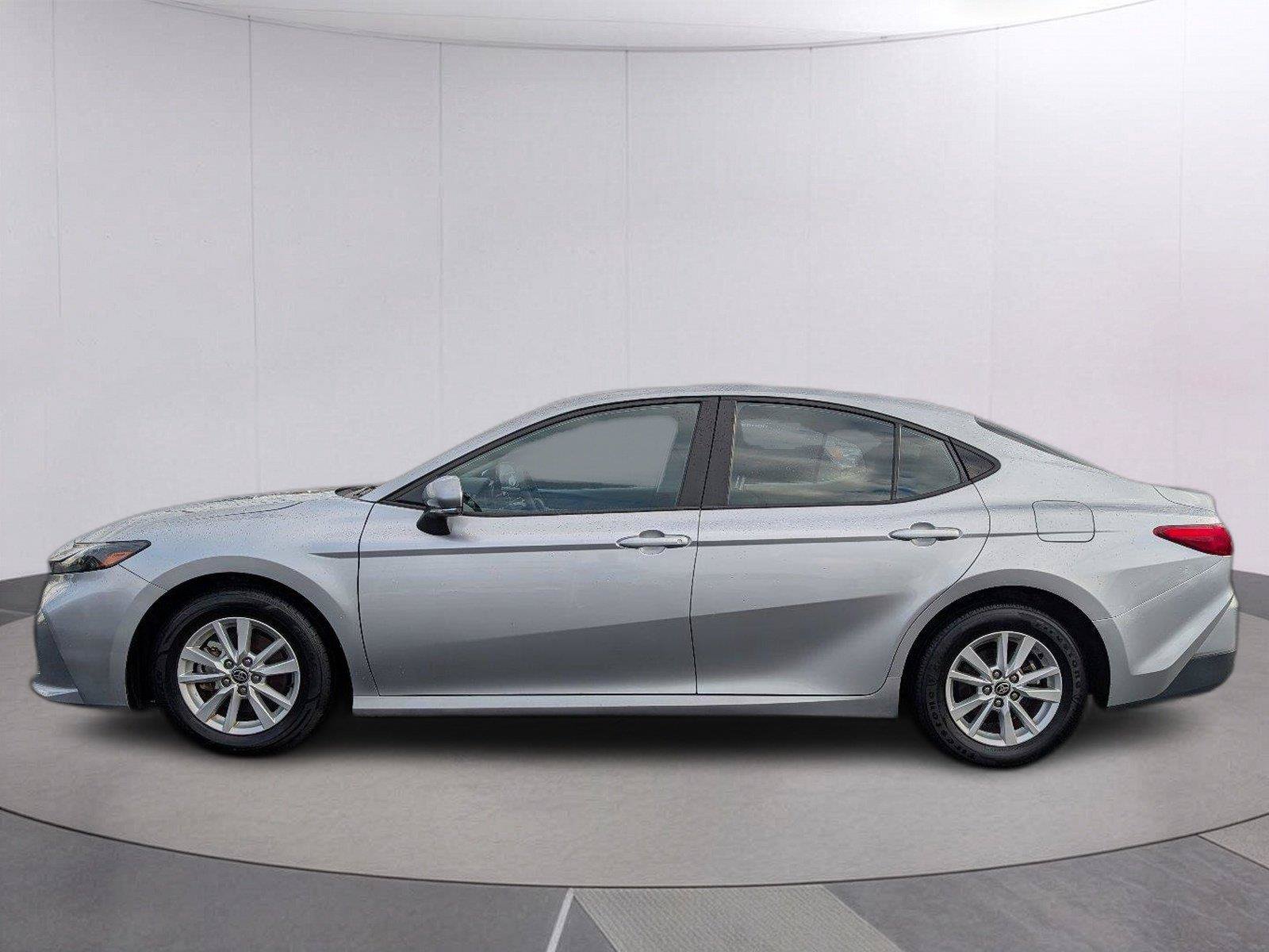 Used 2025 Toyota Camry LE FWD image 2