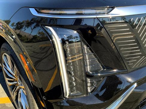 New 2026 Cadillac Vistiq Premium Luxury image 14