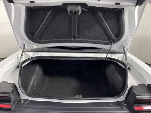 Used 2017 Dodge Challenger R/T image 30