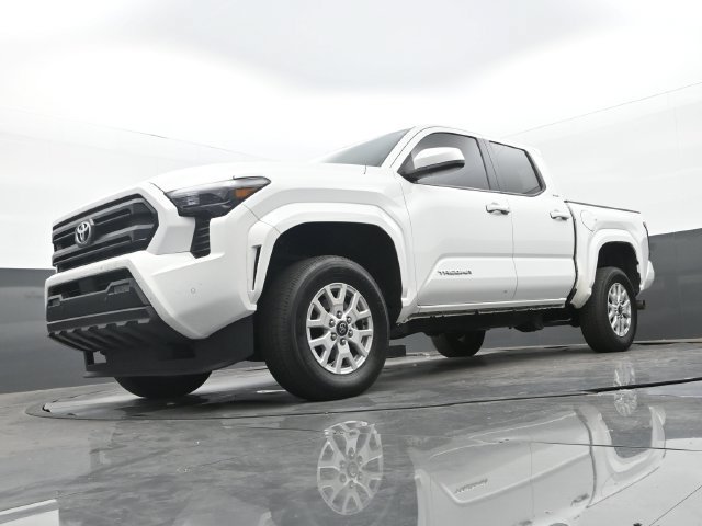 Used 2024 Toyota Tacoma SR5 RWD image 12