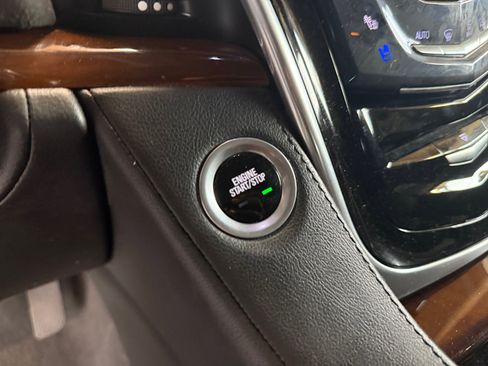 Used 2019 Cadillac Escalade ESV Premium Luxury image 18