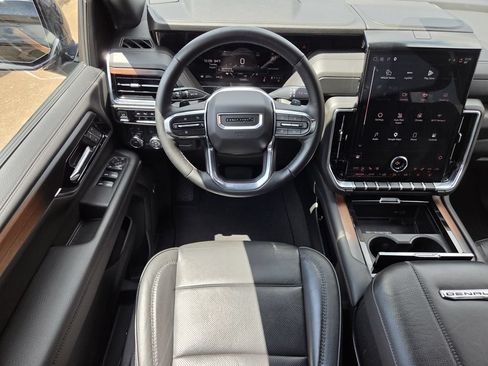 Used 2025 GMC Yukon XL Denali w/ Sun & Power Step Package AWD/4WD image 13