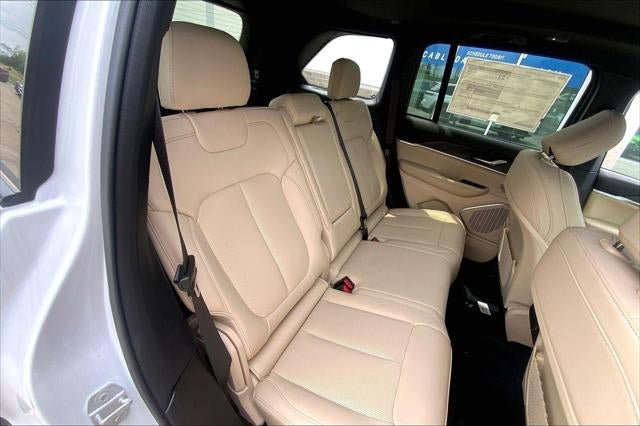 New 2026 Jeep Grand Cherokee Limited w/ Luxury Tech Group II AWD/4WD image 48