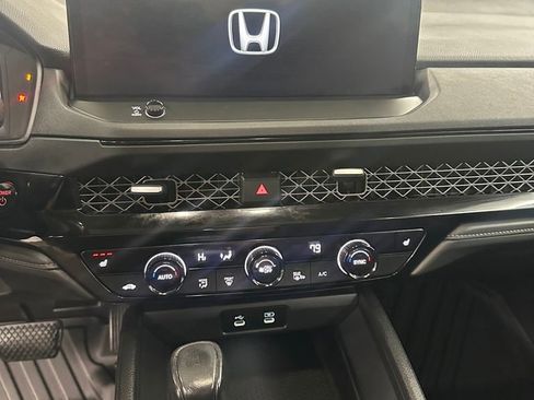 Used 2023 Honda Accord EX-L image 18