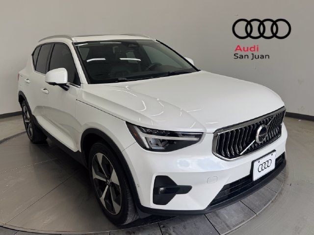 Used 2023 Volvo XC40 B5 Plus w/ Driver Assist Package AWD/4WD 360° Tour