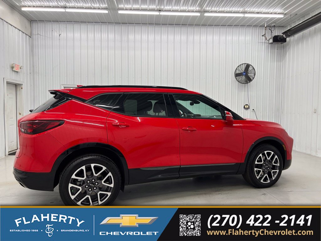 Used 2024 Chevrolet Blazer RS FWD image 2