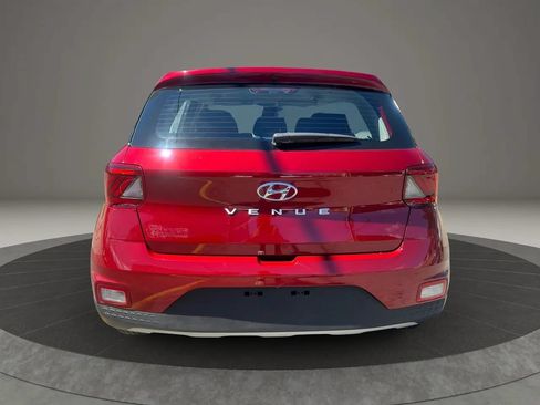 Used 2025 Hyundai Venue SE FWD image 6