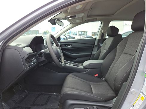 Used 2023 Honda Accord EX image 13