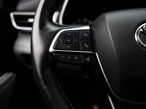 Used 2021 Toyota Highlander Platinum image 16