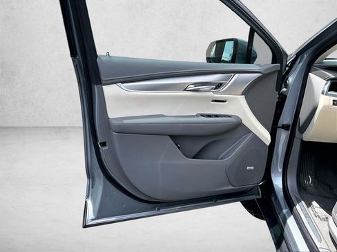 Certified 2023 Cadillac XT5 Premium Luxury FWD image 18