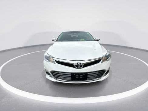 Used 2014 Toyota Avalon XLE FWD image 3