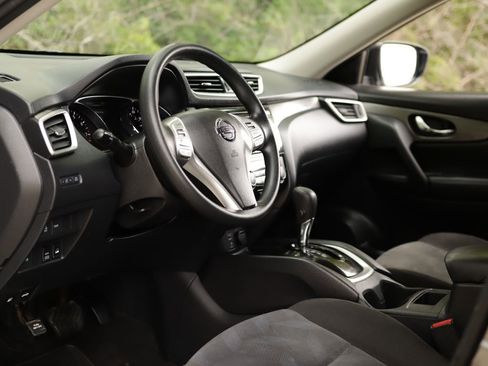 Used 2016 Nissan Rogue SV AWD/4WD image 9