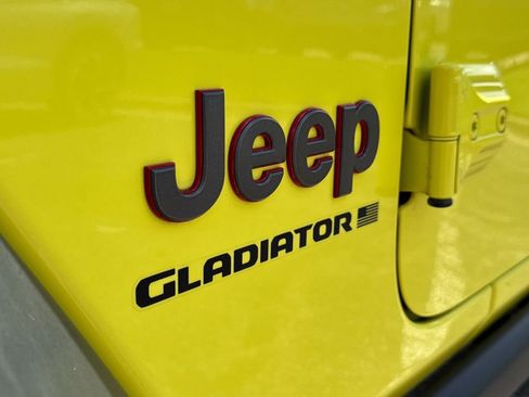 Used 2023 Jeep Gladiator Rubicon AWD/4WD image 33