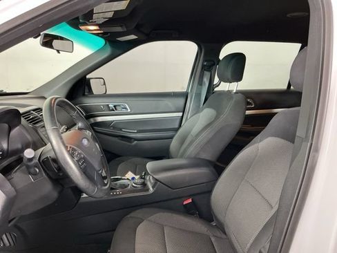 Used 2016 Ford Explorer XLT AWD/4WD image 10