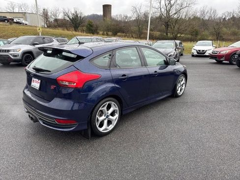 Used 2017 Ford Focus ST image 8