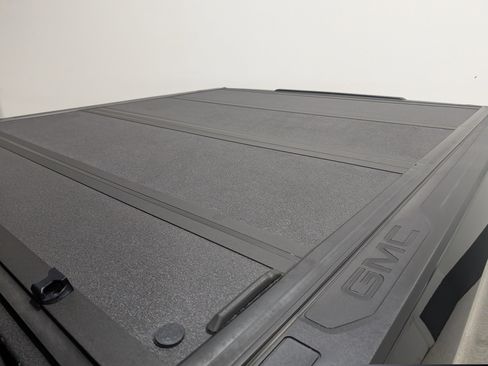 Used 2024 GMC Sierra 1500 AT4 w/ Technology Package AWD/4WD image 10