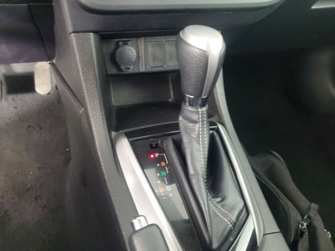 Used 2015 Toyota Corolla LE image 17