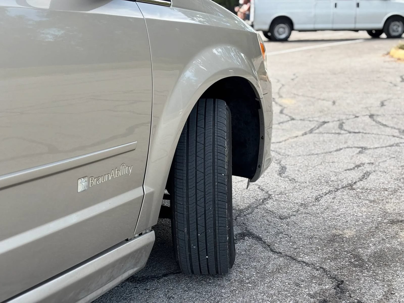 Used 2013 Dodge Grand Caravan Crew FWD image 5