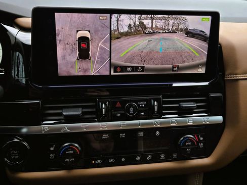 New 2026 Nissan Pathfinder Platinum image 17