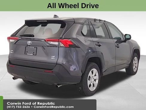 Used 2024 Toyota RAV4 LE image 8