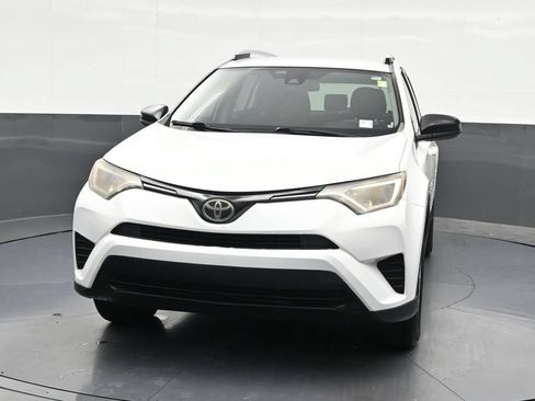 Used 2017 Toyota RAV4 LE FWD image 9