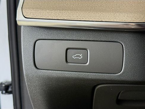 New 2026 Volvo XC90 B6 Ultra w/ Protection Package AWD/4WD image 10
