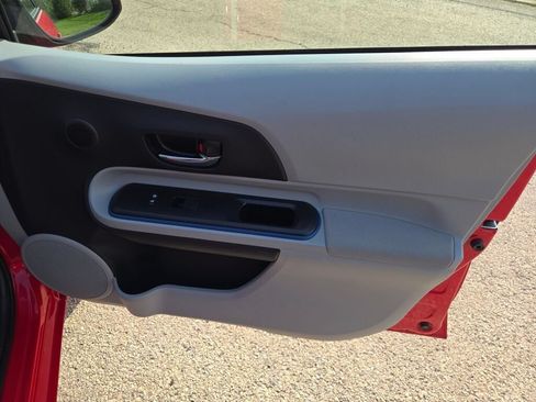 Used 2013 Toyota Prius C Three FWD image 4