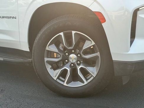 Used 2021 Chevrolet Suburban LT w/ Rear Media and Nav Package RWD image 2